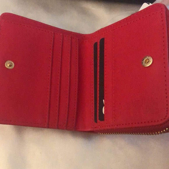 Versace Jeans Couture Range I Embossed ZA Compact Wallet Color Scarlet NWT & Box - Picture 8 of 16